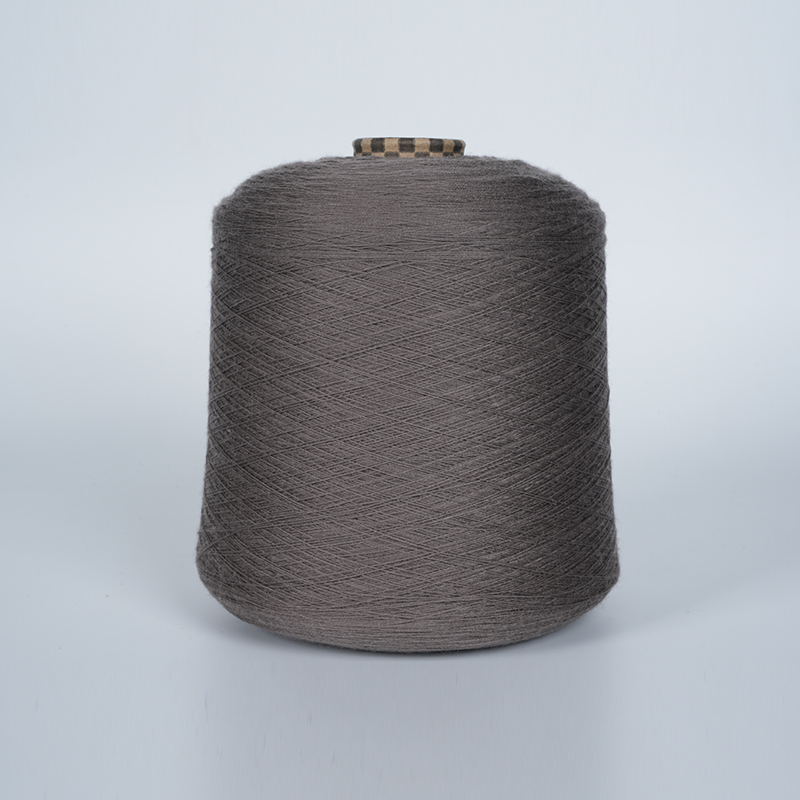 28 Nm/3 Woll-Acryl-Mischgarn